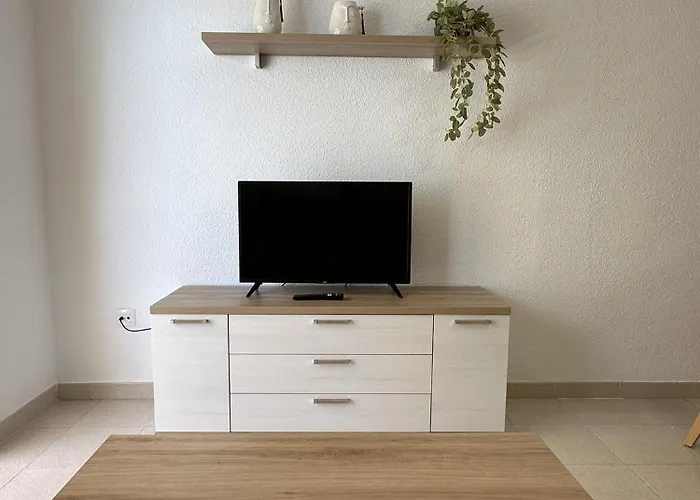 Hawaii V 4a - By Watermelon Apartment *